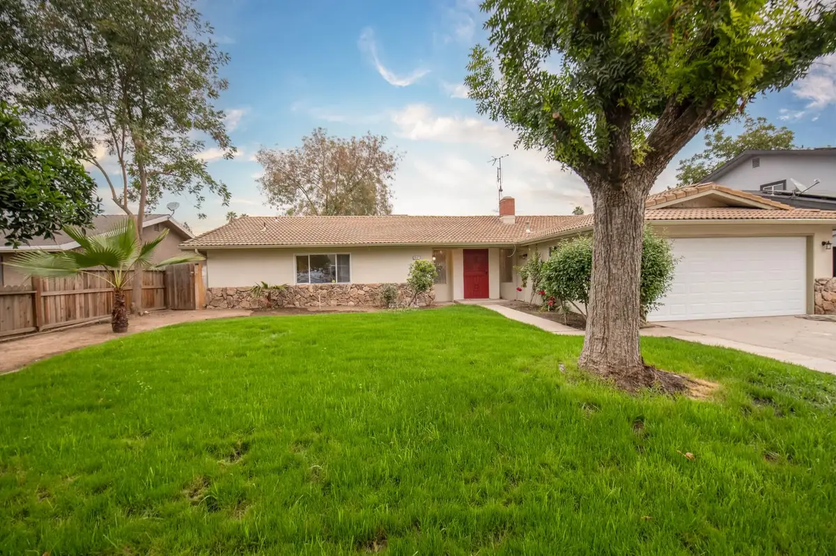 5167 E Dwight Way, Fresno, CA 93727 - Image #1
