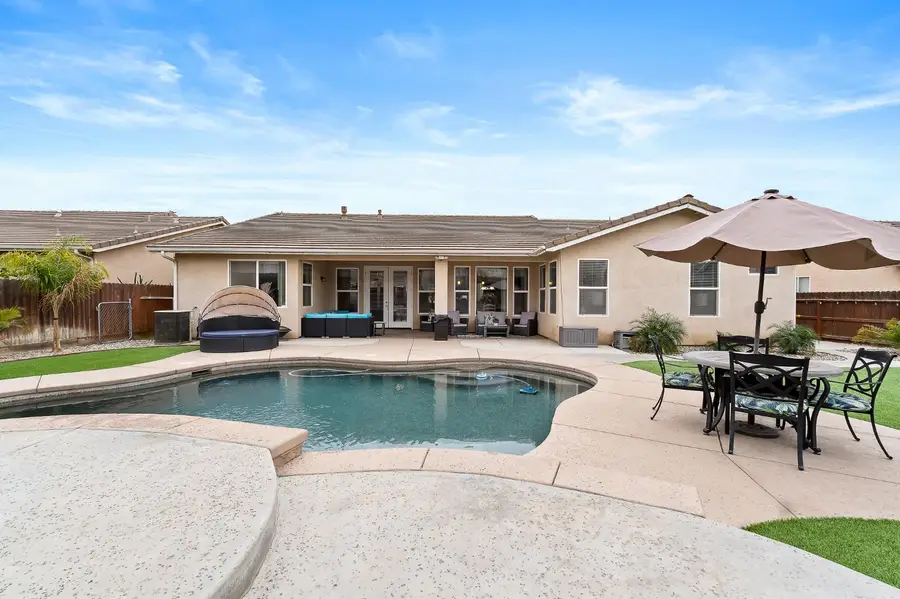 5779 E Garrett Avenue, Fresno, CA 93727 - Image #2