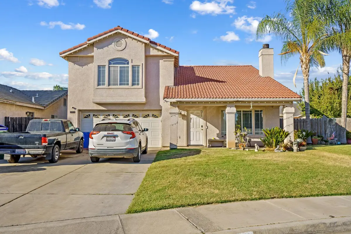 1251 W Kelly Drive, Dinuba, CA 93618 - Image #1