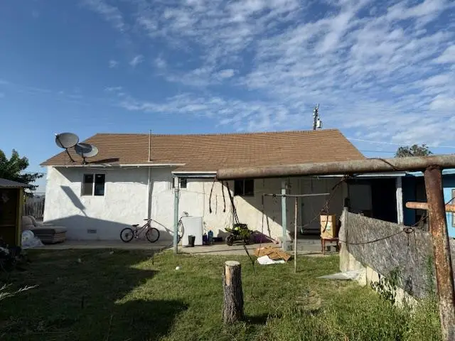 3219 E Huntsman Avenue #2, Fresno, CA 93725 - Image #2