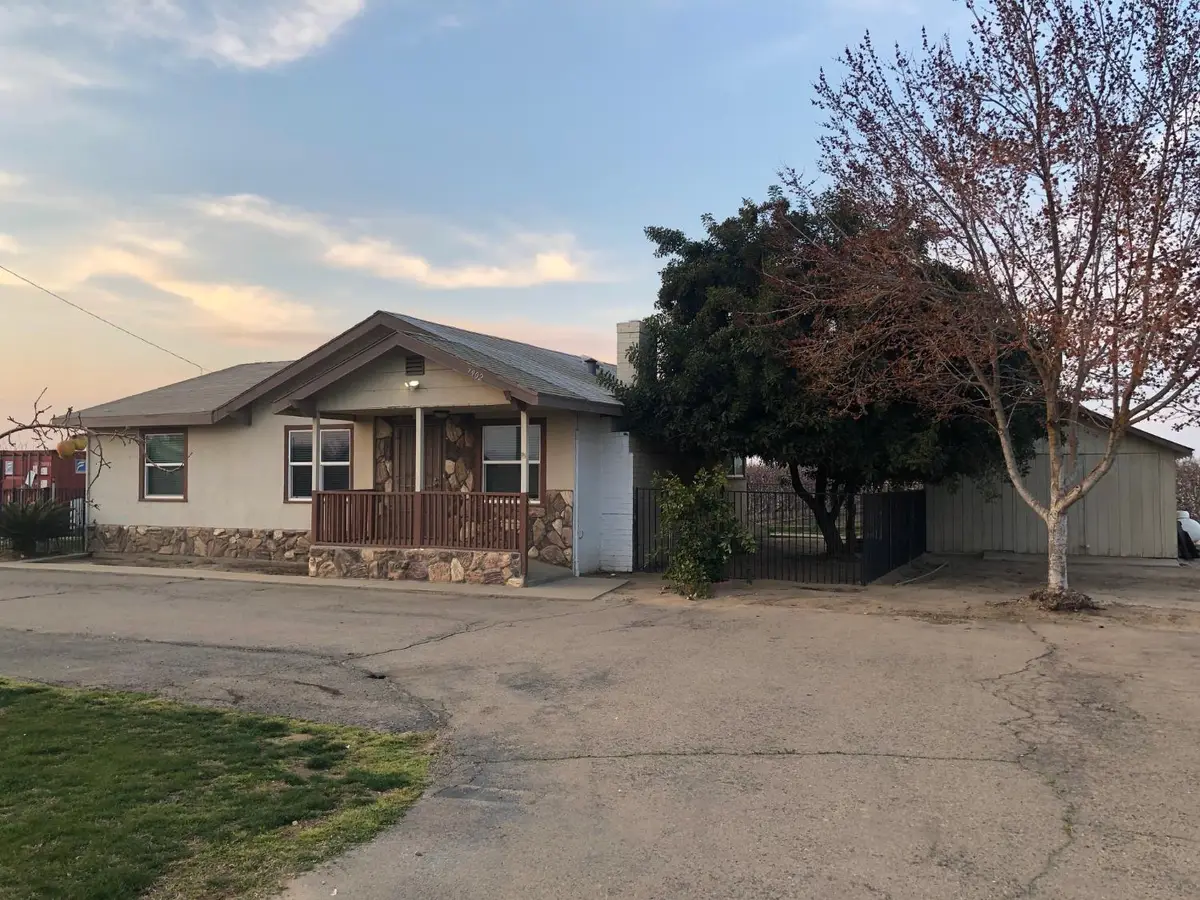 7902 Clinton Avenue, Kingsburg, CA 93631 - Image #1