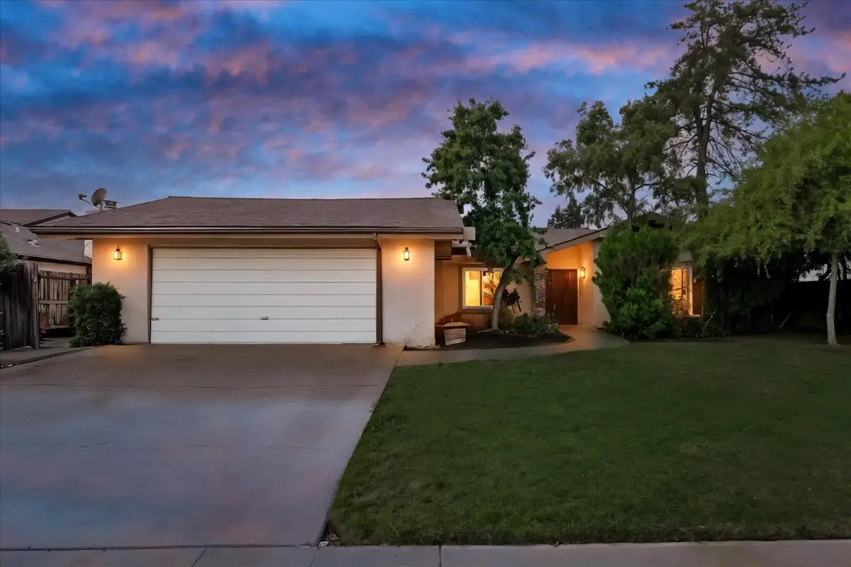 165 Lyon Avenue, Sanger, CA 93657 - Image #1