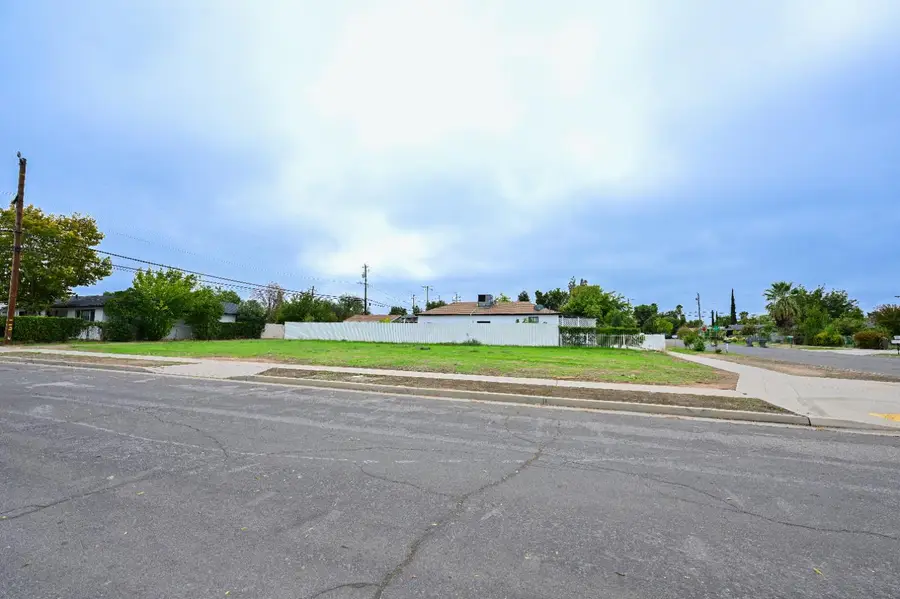 163 W Birch Avenue, Pinedale, CA 93650 - Image #3