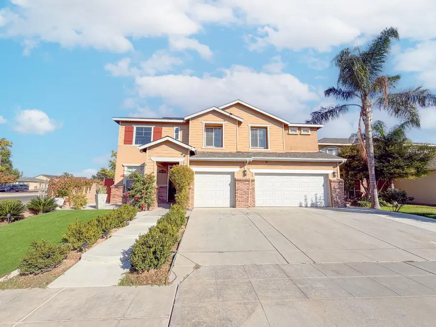 1976 N Belvedere Ave N, Fresno, CA 93722 - Image #2
