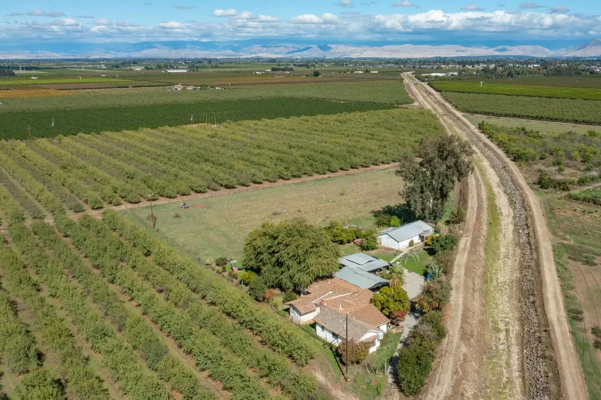 10532 E North Avenue, Sanger, CA 93657 - Image #1