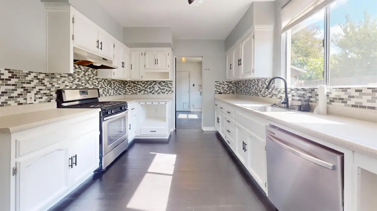 2114 N Maple Avenue, Fresno, CA 93703 - Image #1