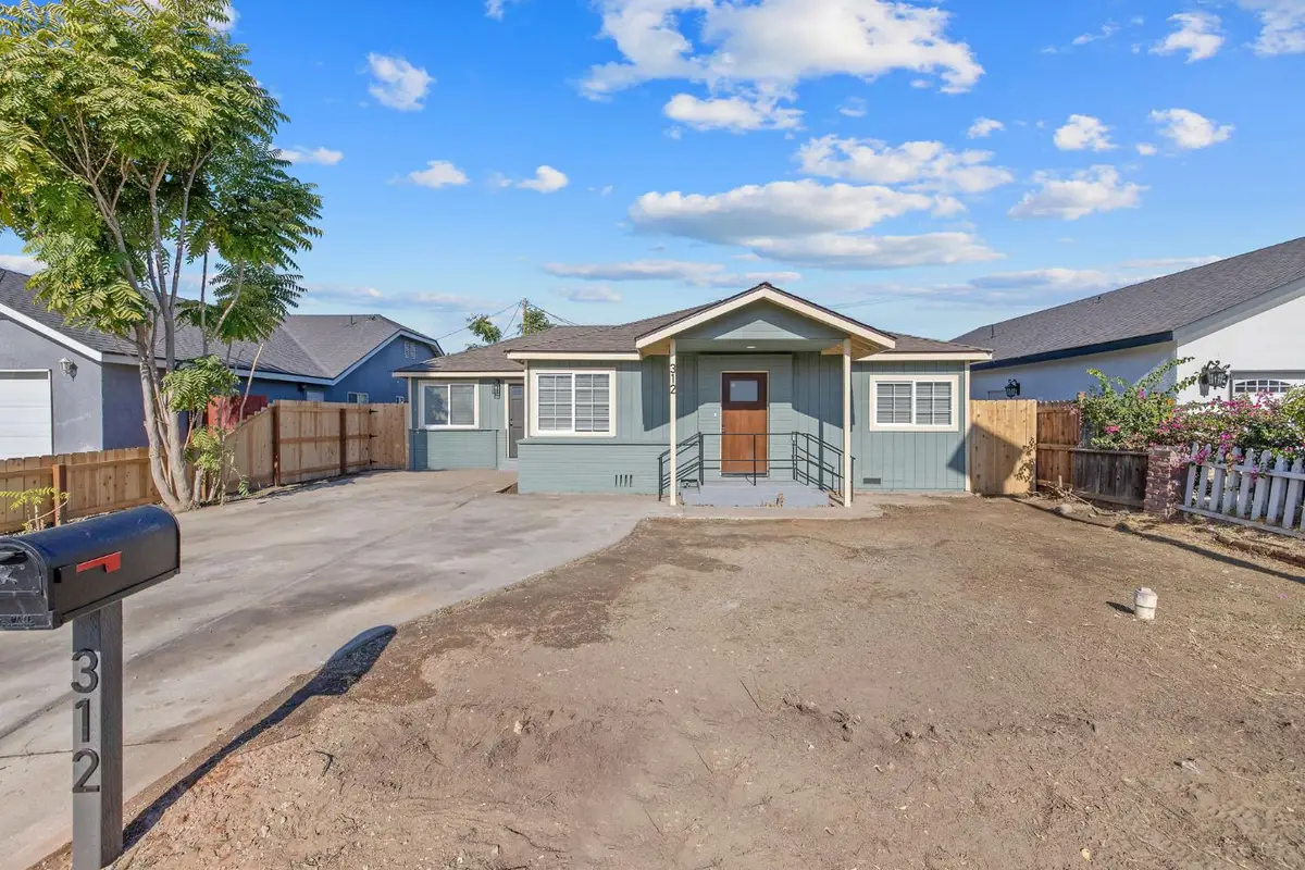 312 NE 4th Avenue, Visalia, CA 93291 - Image #1