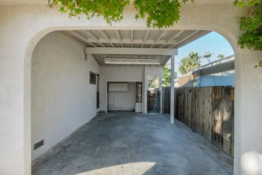 501 E Princeton Avenue, Dinuba, CA 93618 - Image #3