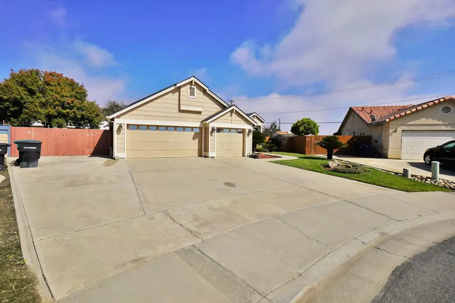3215 Holly Court, Hanford, CA 93230 - Image #3