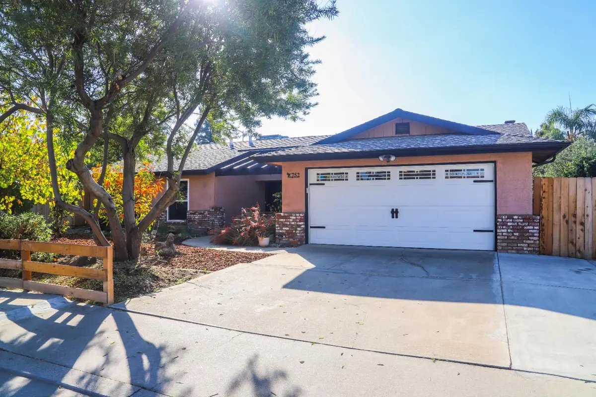 752 W Los Altos Avenue, Clovis, CA 93612 - Image #1