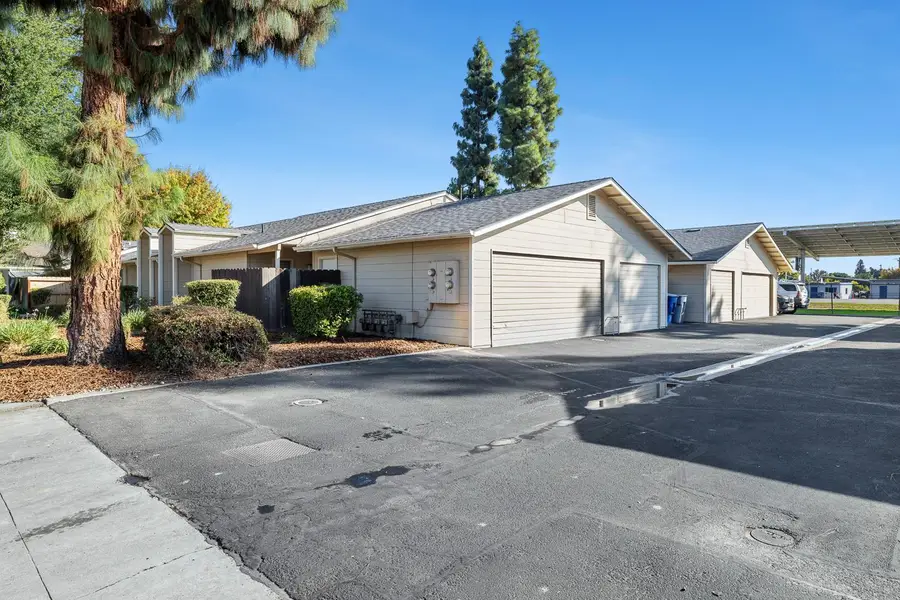 570 W Escalon Avenue, Clovis, CA 93612 - Image #3