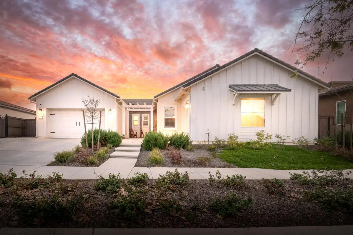 1048 Beaver Pond Loop, Madera, CA 93636 - #1