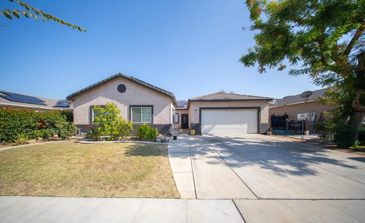 152 N Shelly Avenue, Fresno, CA 93727 - Image #1