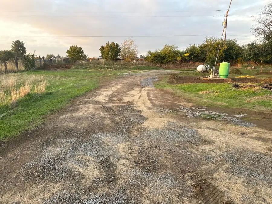 12740 E Robinson Avenue, Sanger, CA 93657 - Image #2