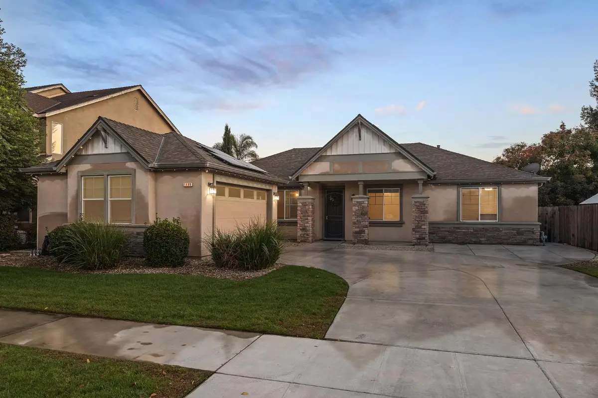 1486 Azalea Street, Kingsburg, CA 93631 - Image #1