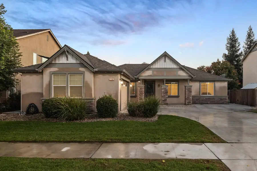 1486 Azalea Street, Kingsburg, CA 93631 - Image #2