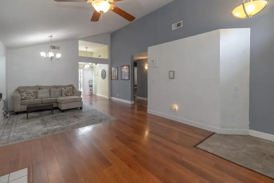 2189 E Pinedale Avenue, Fresno, CA 93720 - Image #3