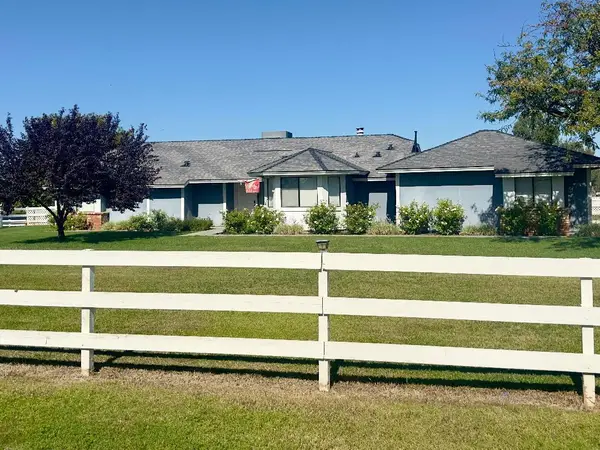 12804 E Alamos Avenue, Sanger, CA 93657