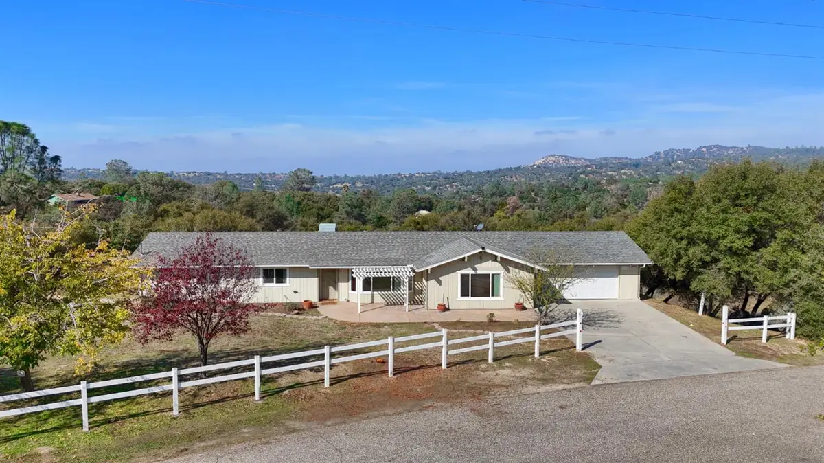 31678 Buck Run Lane, Coarsegold, CA 93614 - Image #1
