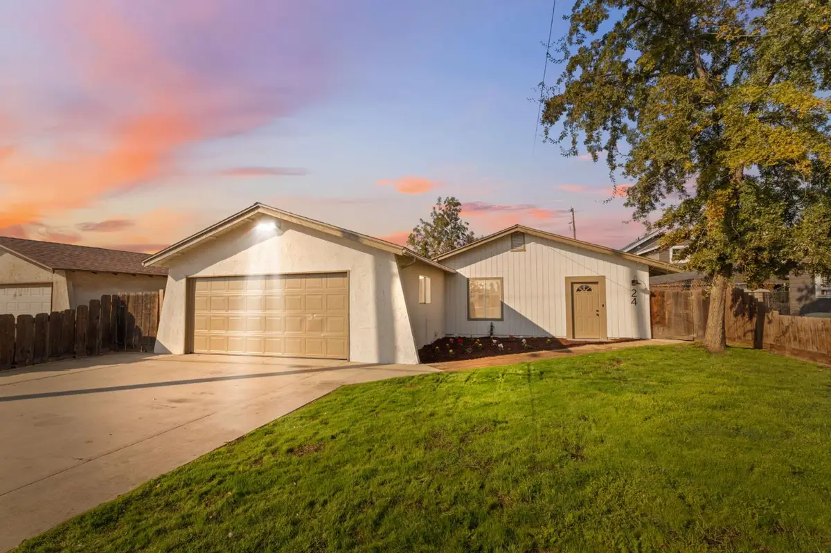 24 Sunnyside Avenue, Clovis, CA 93611 - Image #1