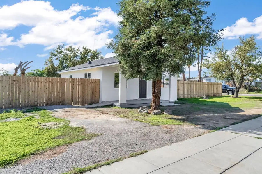 2443 W Floradora Avenue, Fresno, CA 93728 - Image #2