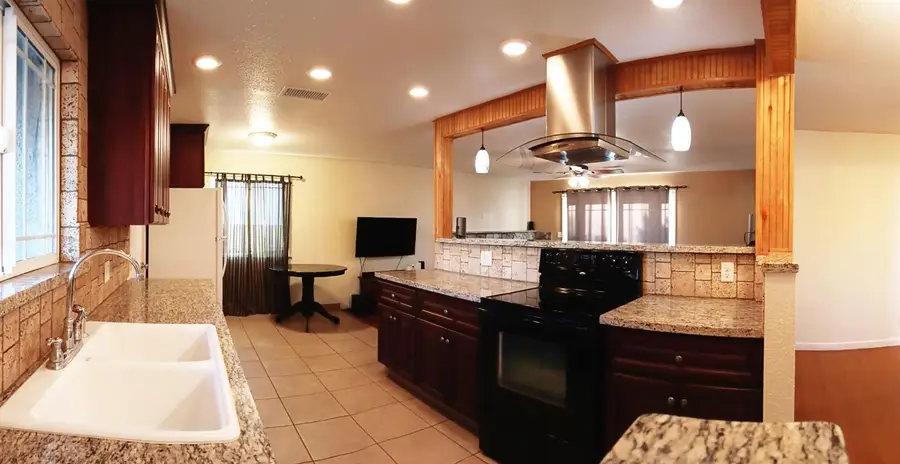 4461 N Manila Avenue, Fresno, CA 93727 - Image #3