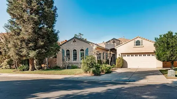 2592 E Sage Way, Fresno, CA 93720