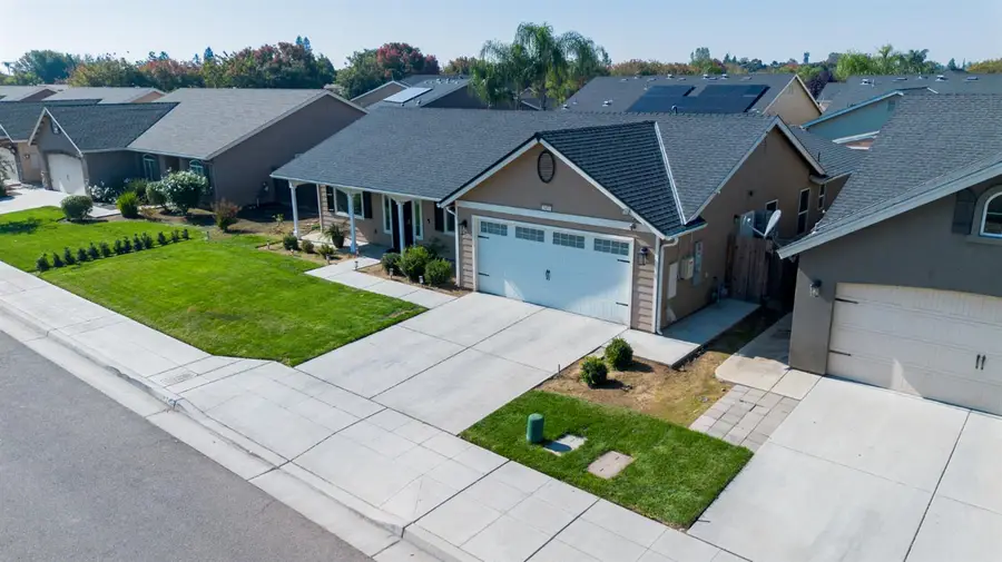 2457 N Milburn Avenue, Fresno, CA 93722 - Image #2