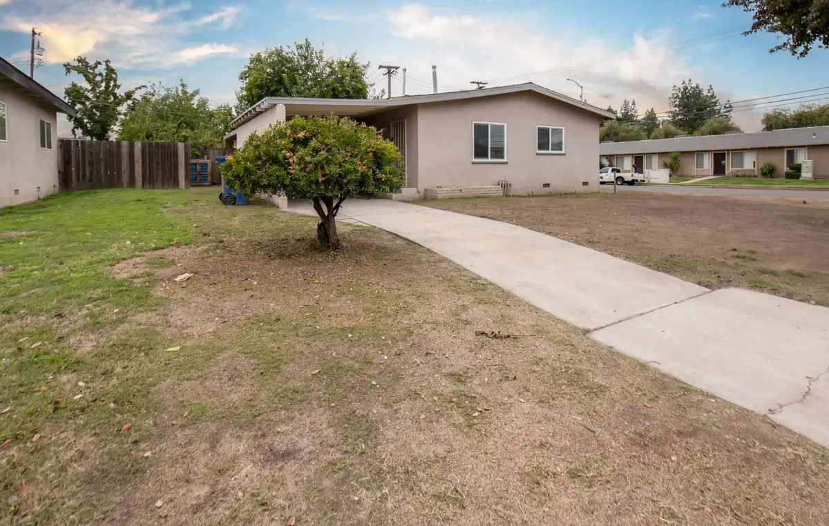 2108 E Sussex Way, Fresno, CA 93726 - Image #1