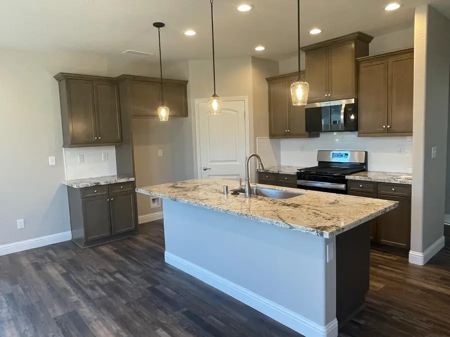 16180 West Monterey Ave, Kerman, CA 93630 - Image #3