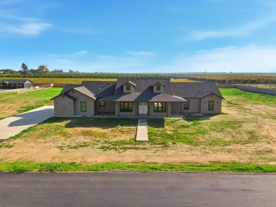 605 S Anderson B Road, Exeter, CA 93221 - #2