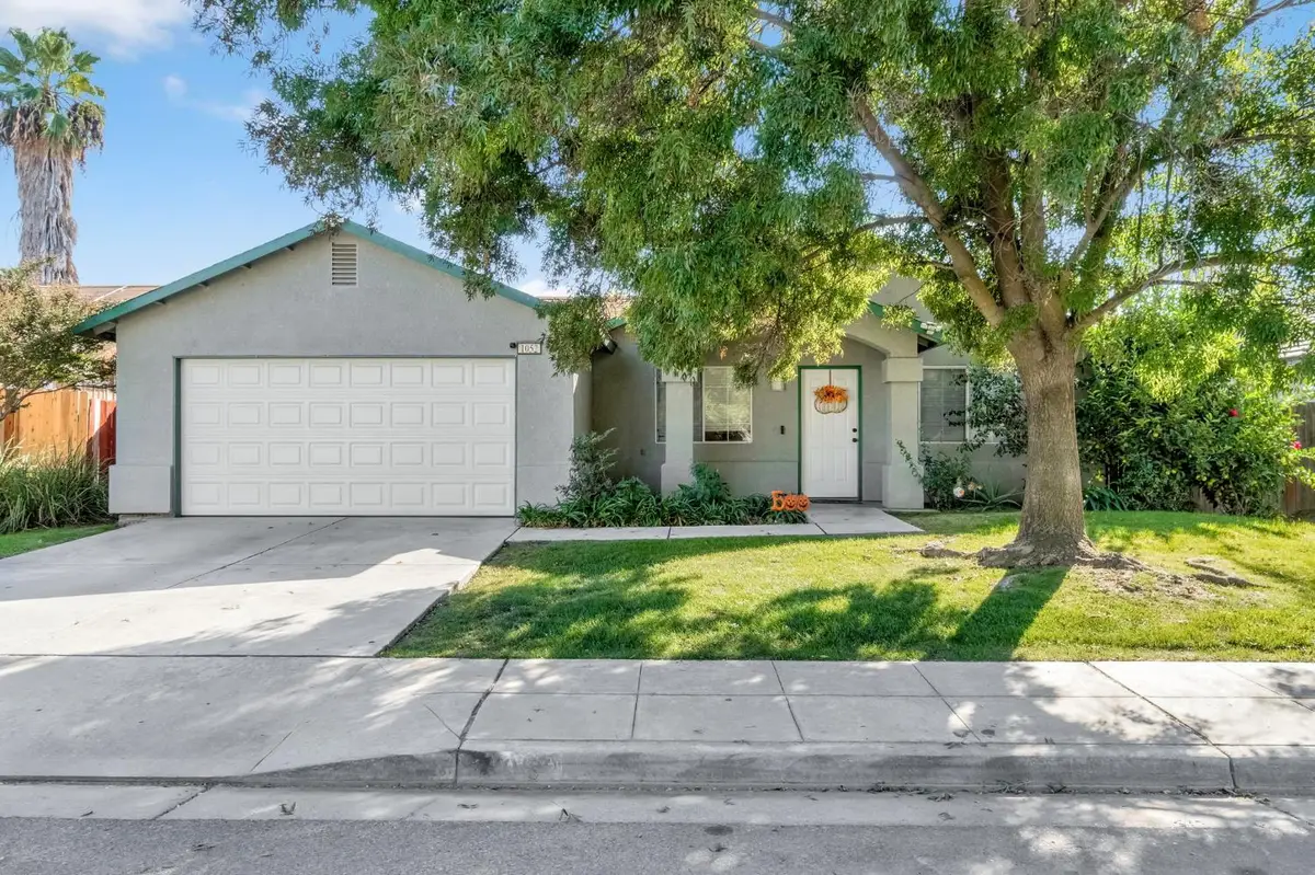 1052 Las Casas Ln, Madera, CA 93638 - Image #1