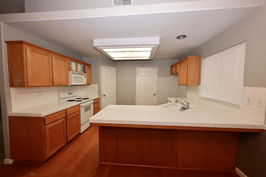 5047 W Morris Avenue, Fresno, CA 93722 - Image #3