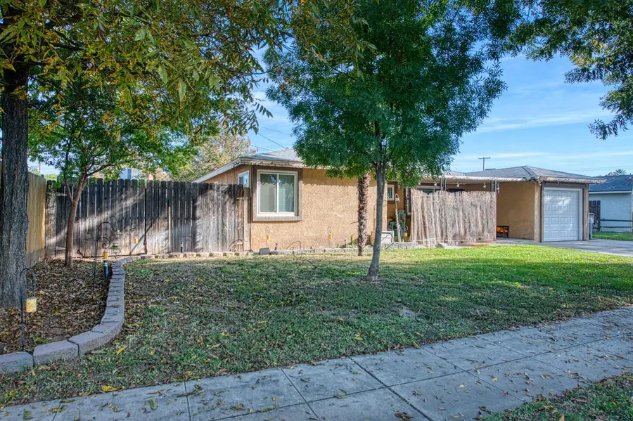 2407 Ashcroft Court, Fresno, CA 93726 - Image #3