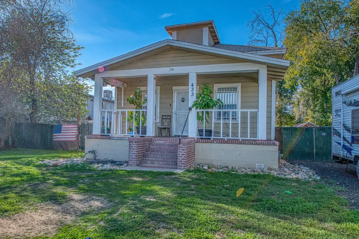 433 N Glenn Avenue, Fresno, CA 93701 - Image #1