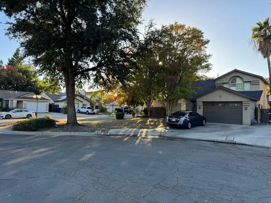 9567 N Barton Avenue, Fresno, CA 93720 - #2