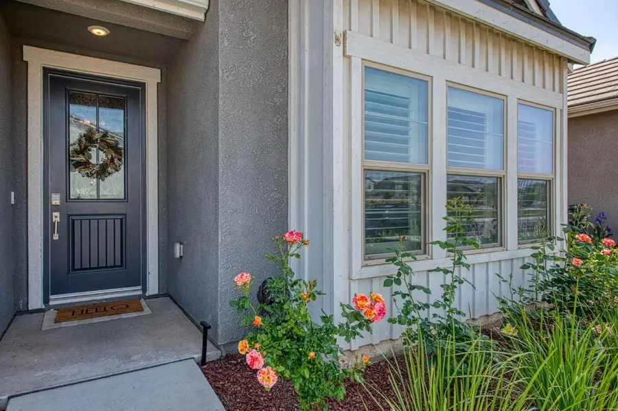 574 Expedition Way, Madera, CA 93636 - Image #2