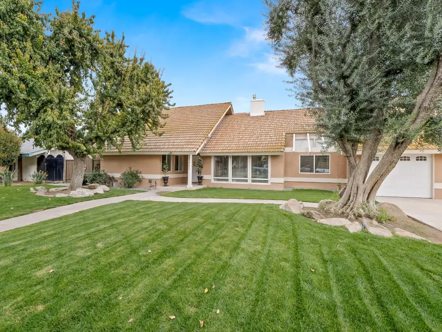 1691 S Bailey Avenue, Fresno, CA 93727 - Image #2