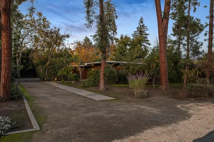 1135 E Santa Ana Avenue, Fresno, CA 93704 - Image #3