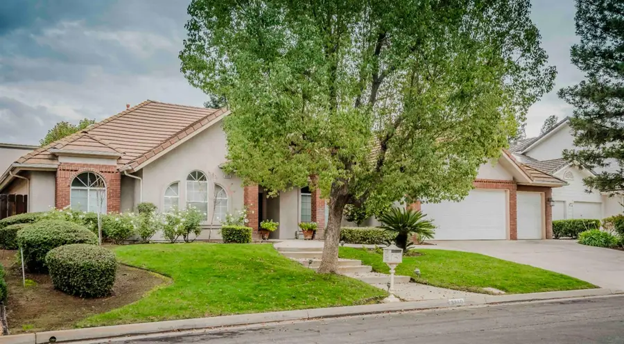 8860 N 10th Street, Fresno, CA 93720 - Image #2