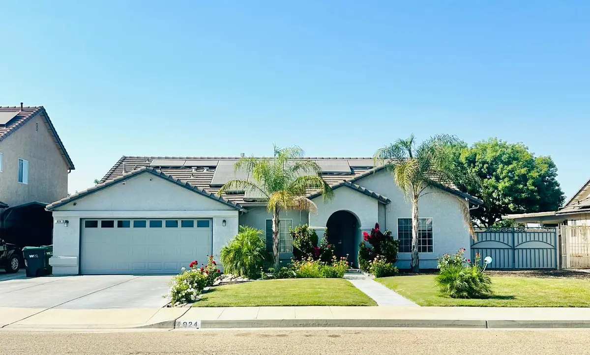 924 Palm Avenue, Fowler, CA 93625 - Image #1