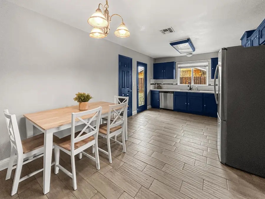 2349 S Sabre Avenue, Fresno, CA 93727 - Image #2