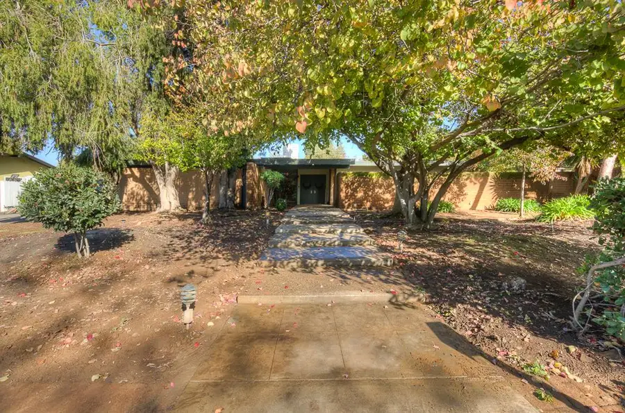 1326 W Morris Avenue, Fresno, CA 93711 - Image #2