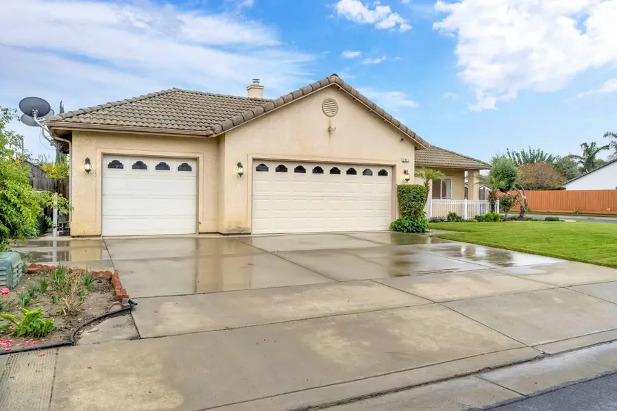 2095 Independence Place, Hanford, CA 93230 - Image #3