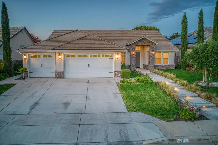 2115 Sophia Lane, Kingsburg, CA 93631 - Image #2