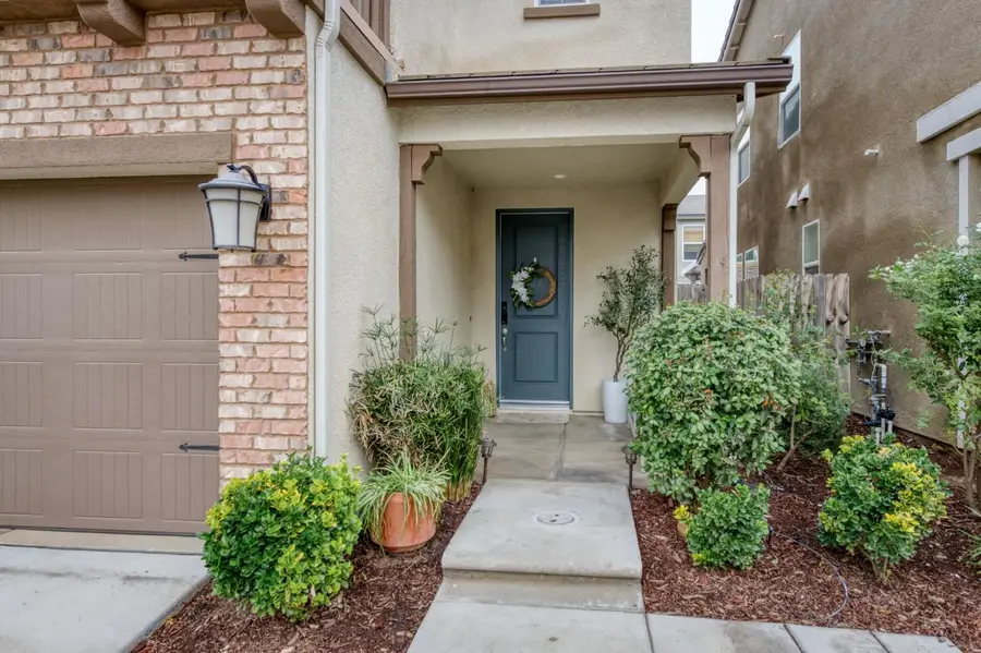 116 Aria Avenue S, Madera, CA 93636 - Image #2