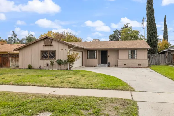 3310 E Hampton Way, Fresno, CA 93726