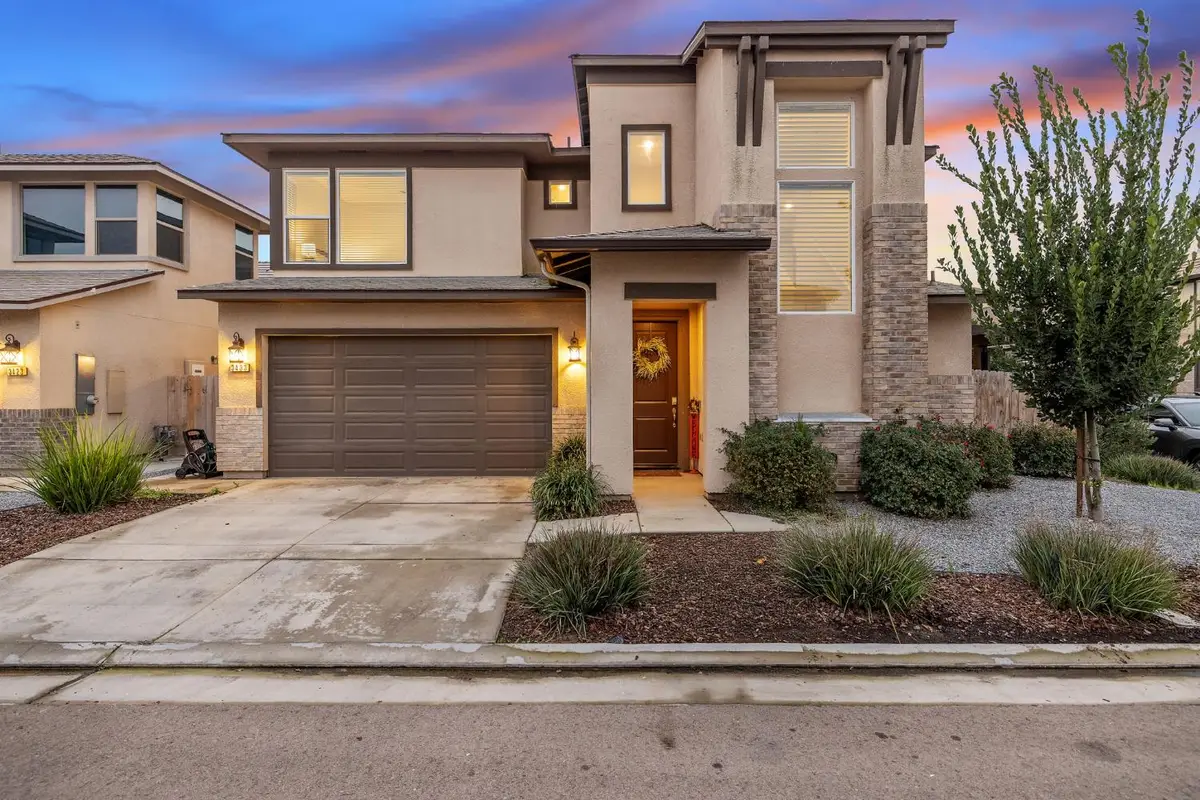 3433 W Milan Avenue, Visalia, CA 93277 - #1