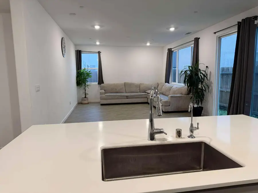 2844 N Vahe Avenue, Fresno, CA 93737 - Image #2