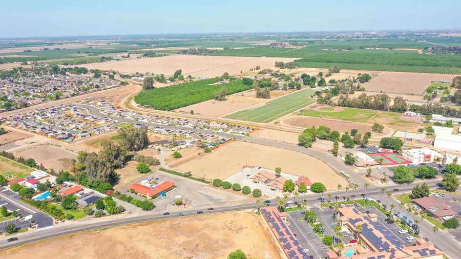 834 E D Street, Lemoore, CA 93245 - Image #2